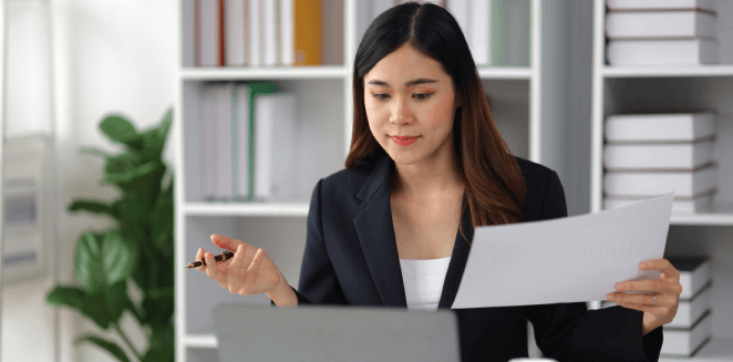 Expert providing certified translations of USCIS documents are prepared with accuracy in Iowa, ensuring official acceptance.