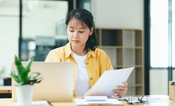 Client utilizinng certified birth certificate translations in Iowa, ensuring accuracy for USCIS applications.