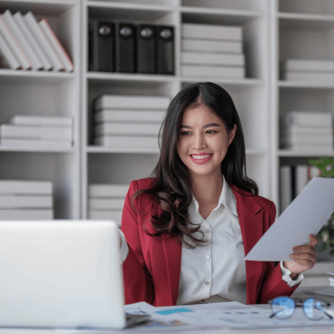 Professional translator working to overcome language barriers and ensure accurate Divorce Certificate translations in Iowa.